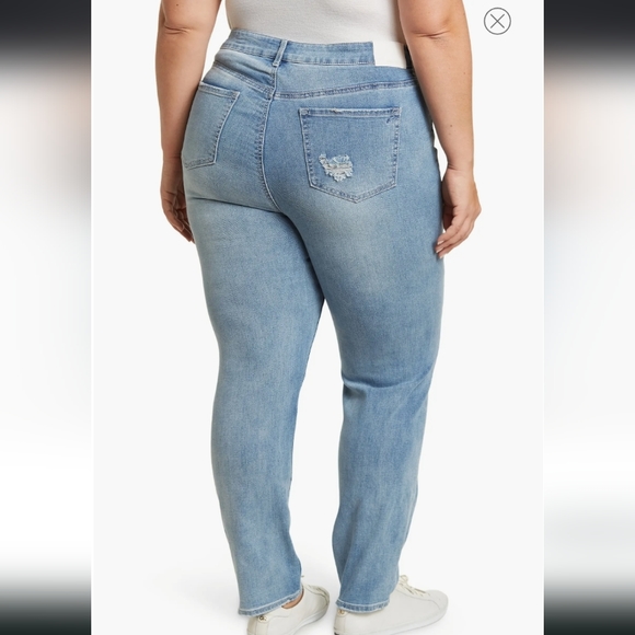 American Rag Distressed Curvy Mom Jeans Plus Size - Picture 2 of 6
